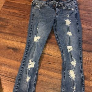 Super ripped skinny jeans